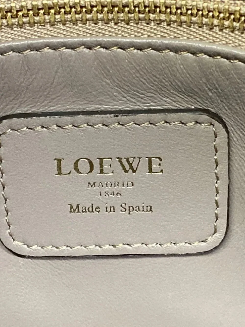 LOEWE Amazona 23 352.39.H71 Beige Leather Handbag